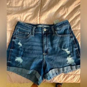 Hollister High Rise Jean Shorts Curvy with 3’’ inseam